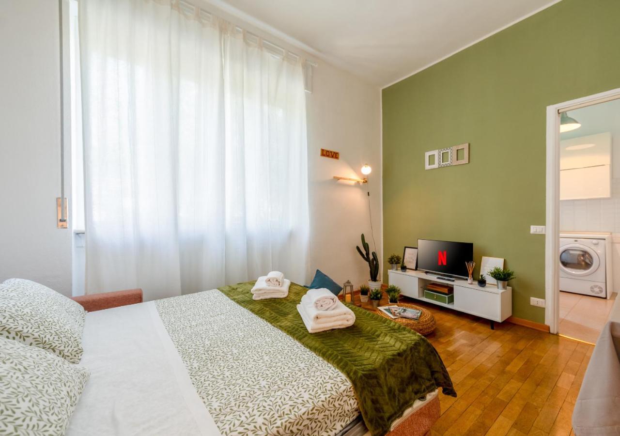 Milanese Elegance - 15 Minutes Duomo Apartamento Exterior foto